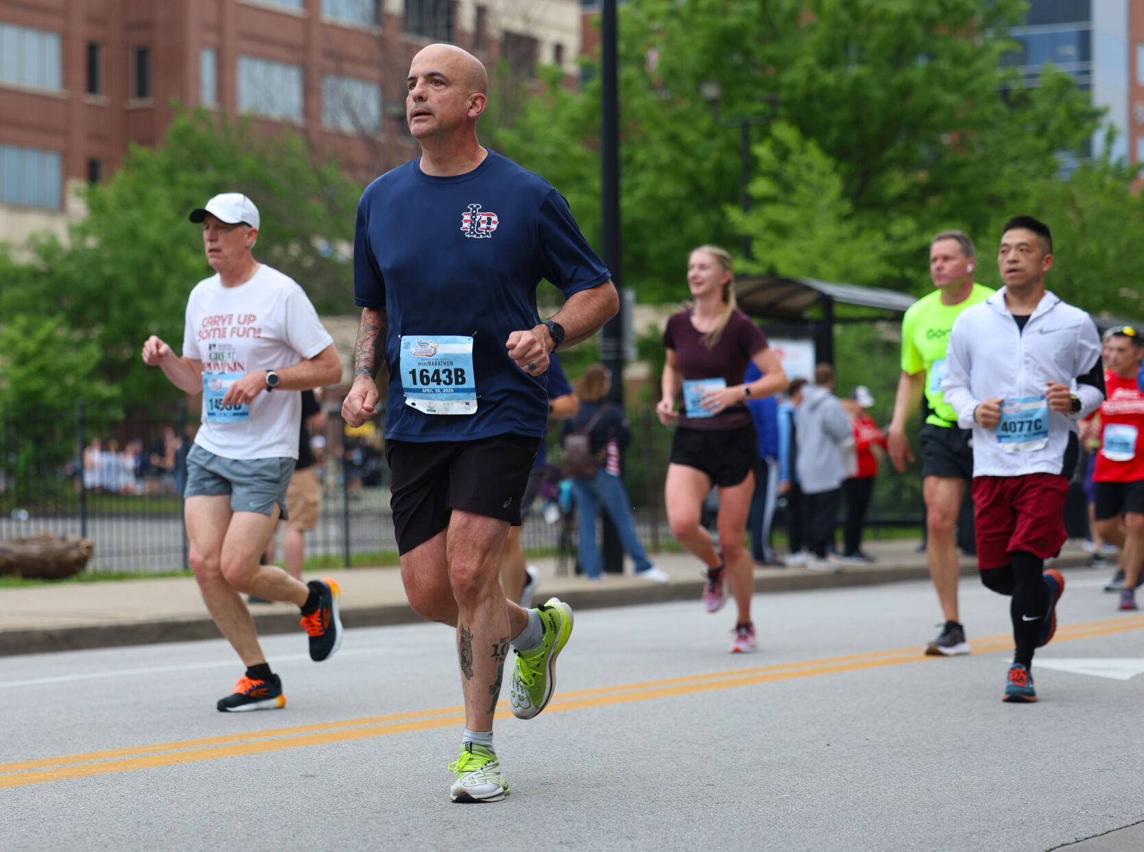 Chief O Neil runs in marathon.JPG